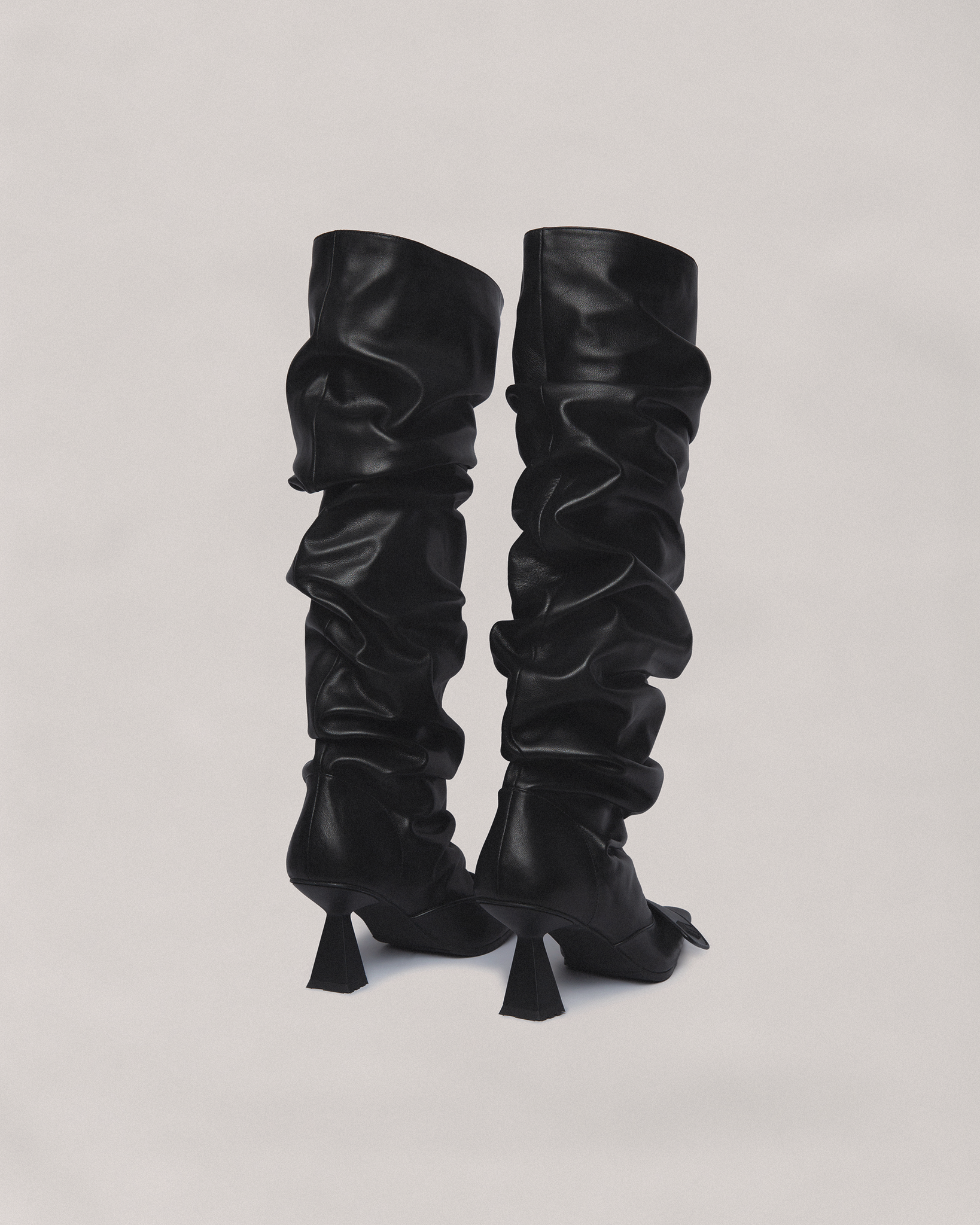 GATHERED BOOT BLACK - PREORDER